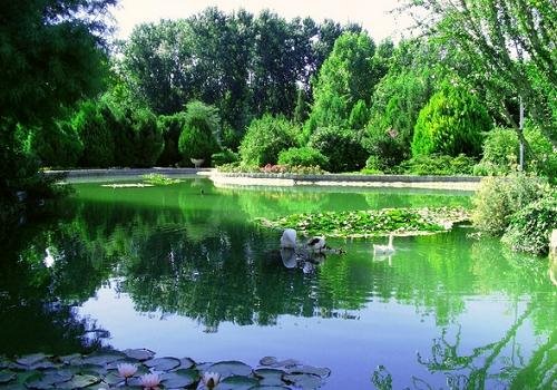 image parandegan-park-in-isfahan-iran-jpg