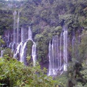 image waterfalls-near-shiraz-iran-jpg